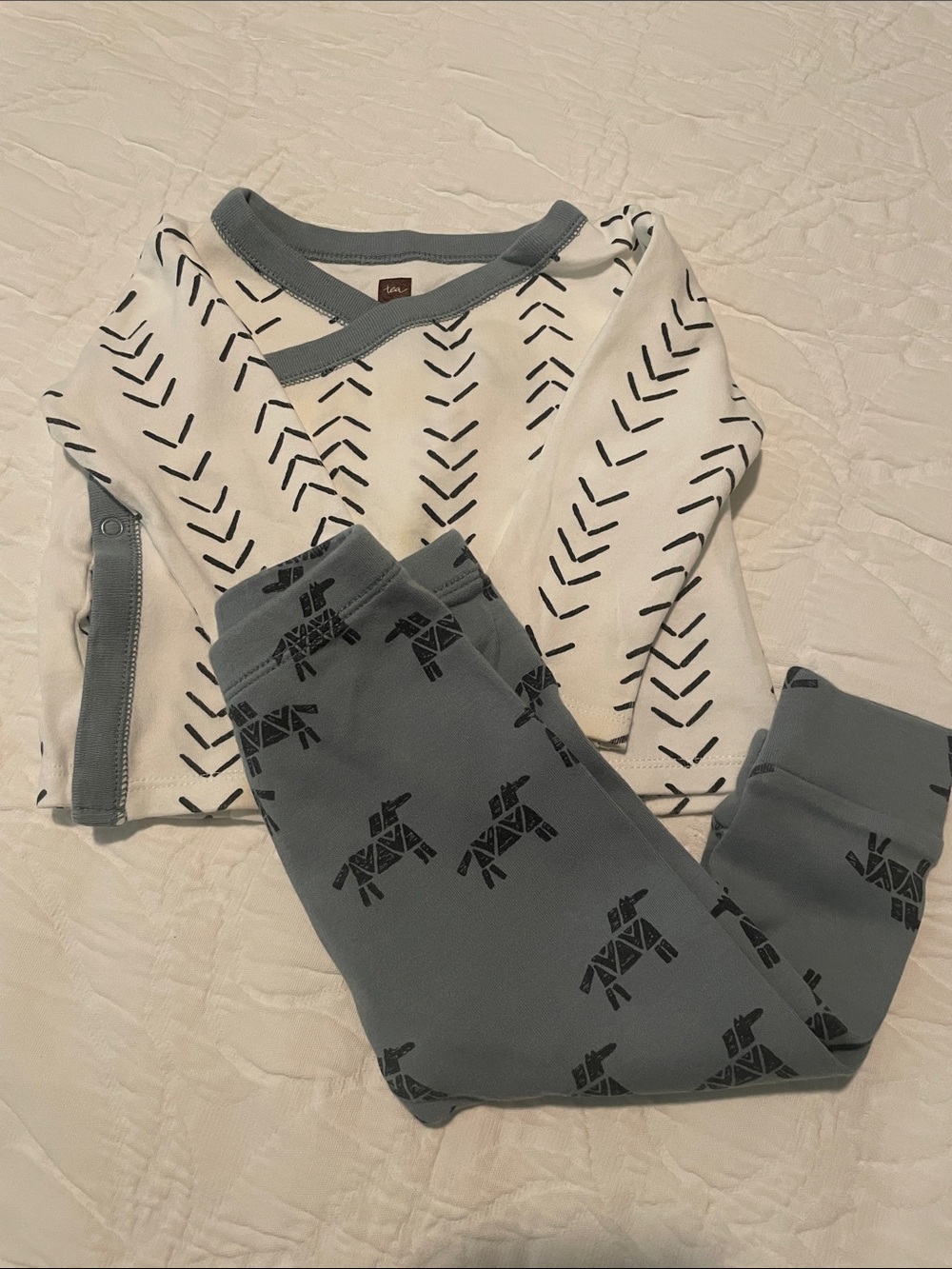 Tea Collection White & Blue-Gray Printed Women's Top